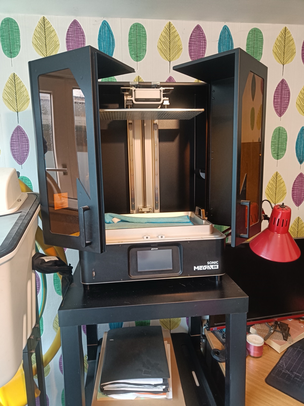 Resin 3D printer with wash and cure station